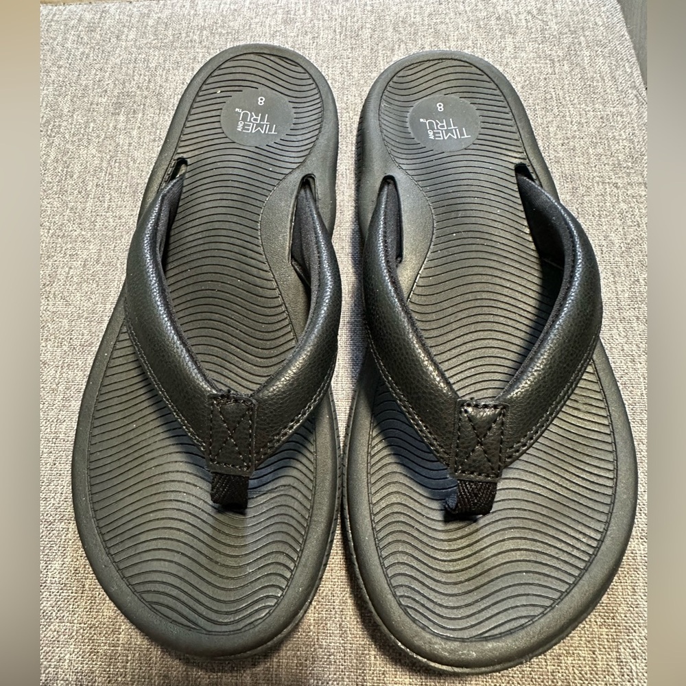 Time and‎ true black flip-flops size 8